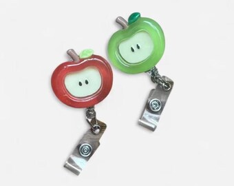 Porta badge a forma di mela in stile cartone animato, porta badge retrattile, clip per badge da infermiere in stile kawaii, regalo per il settore sanitario, settimana di apprezzamento degli insegnanti, infermiera pediatrica
