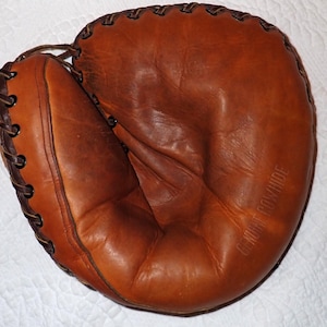 Catcher&#39;s Mitt Youth Sized