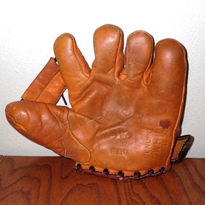 Pre War Baseball Glove Youth Sized