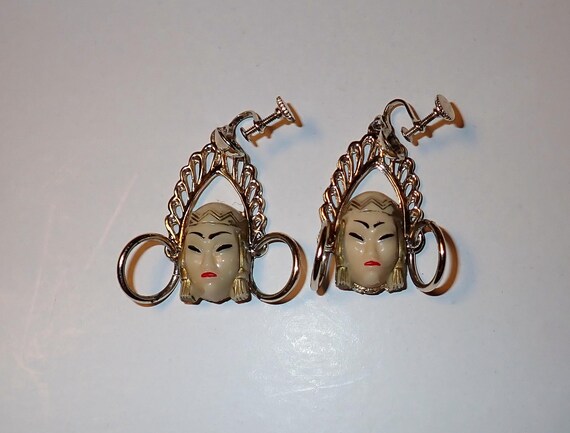 Asian Style Selro Selini Screw Back Earrings