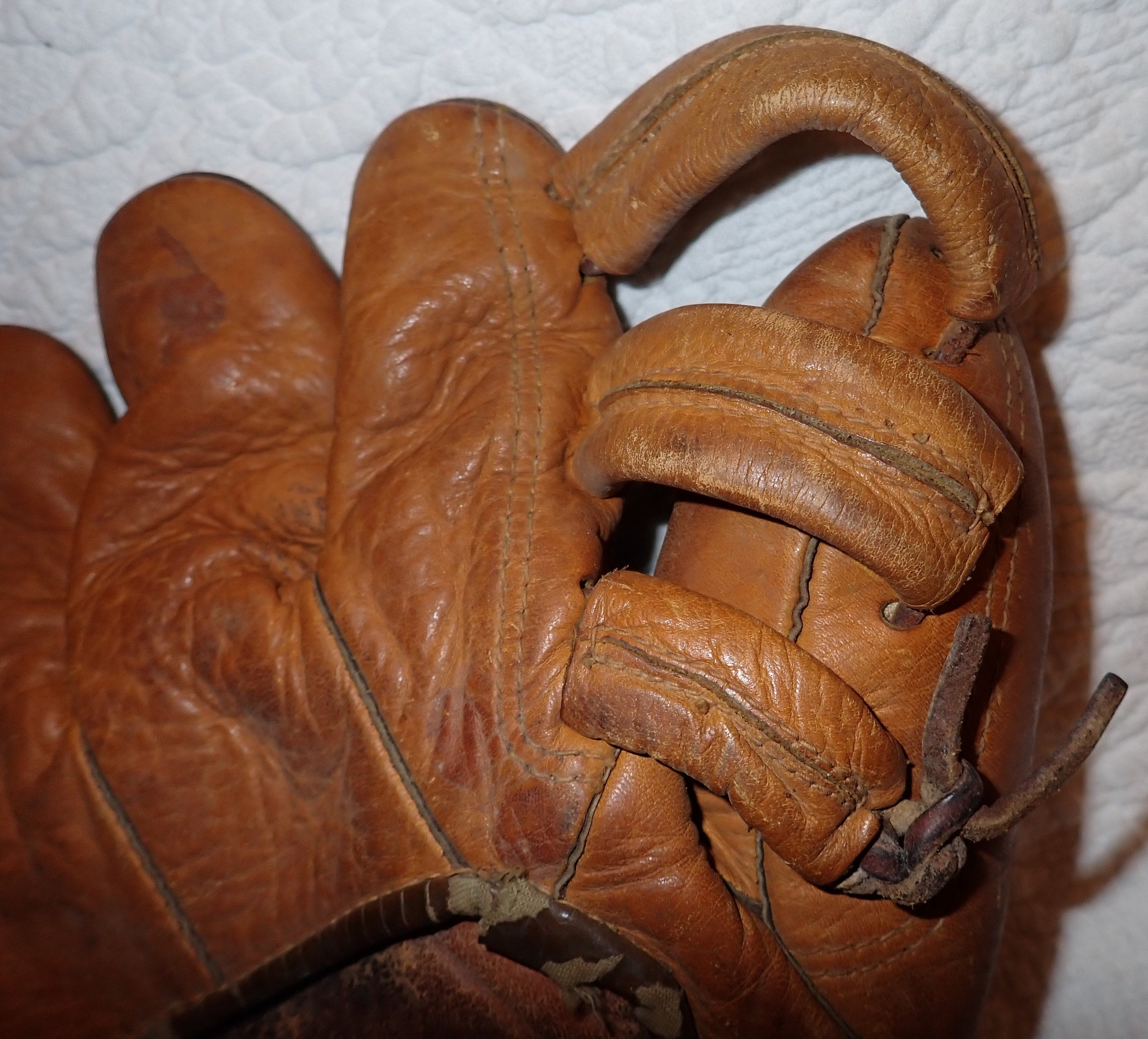 Vintage Pee Wee Reese Model 390 Leather Baseball Glove