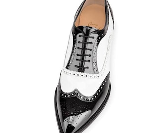 Handgefertigte zweifarbige Leder Wingtip Brogue Schuhe für Herren – Maßgeschneiderte Lederschuhe – Formelle und Business Kleidung