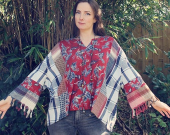 Top de patchwork reciclado: cachemir reciclado, bufanda vintage y mangas con flecos