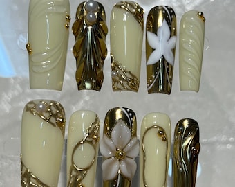 Golden Ivory Bloom – Luxury 3D Flower Press-On Nails