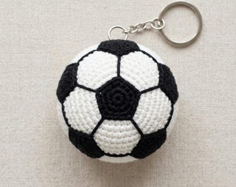 Patrón de llavero de balón de fútbol a crochet, tutorial de amigurumi (descarga en PDF)