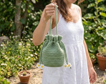 Patrón de ganchillo en PDF para mini bolso con cordón de flores, patrón de monedero de ganchillo, estuche para auriculares, pequeño bolso floral de ganchillo, mini bolso para principiantes,