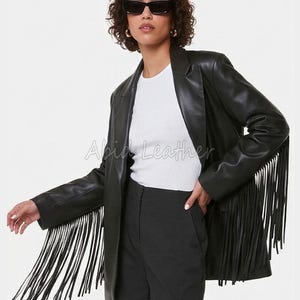 Blazer de cuero negro con flecos para mujer, chaqueta larga con borlas, abrigo de cuero estilo western, blazer oversize elegante, traje de estilo urbano, regalo para ella.