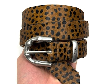 Cinturón unisex Stussy Bamboo Buckle Leopard Hair Leather S/M L/XL