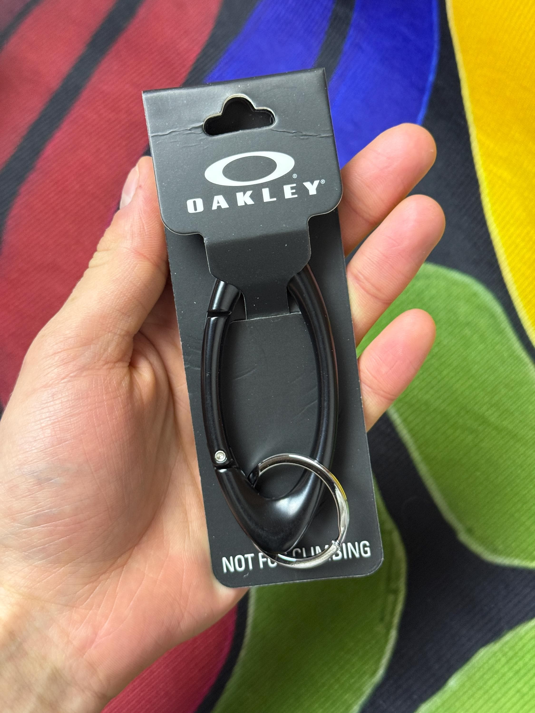 Oakley Essential Icon Carabiner Keychain Black 3.6in Japan