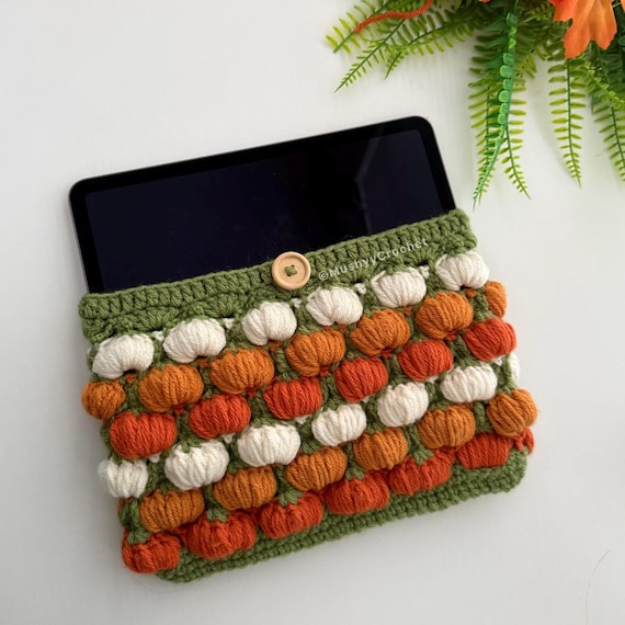 Pumpkin Crochet Book Cover Pattern PDF, 3D Fall Book Sleeve, Autumn Reading Sleeve, Halloween Crochet Pattern, Cozy Book Lover Gift