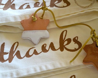 THANKSGIVING Napkins Screen Printed on WHITE Cotton Blend Napkins ...  SET  of  4