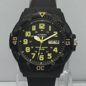 Casio Quartz MRV-200H Module 5125 Black Dial Day/Date Vintage Men's Watch