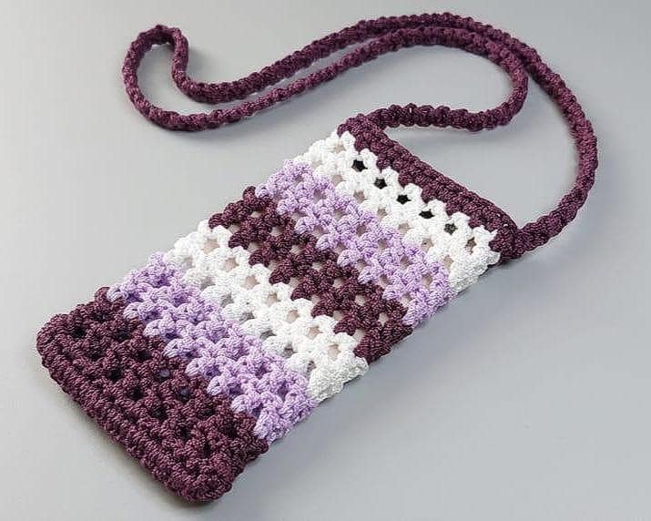 29 Modern Crochet Patterns to Refresh Your Handmade Style Today 2 Textured Stripe Phone Bag Crochet Pattern