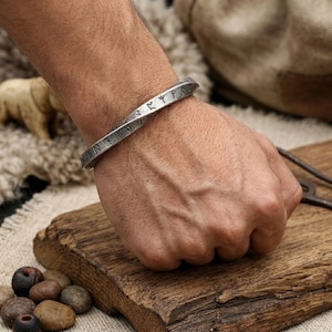 Viking runen herenmanchetarmband, verstelbare armband voor dames en heren, 21e of 30e verjaardagscadeau voor hem of jezelf