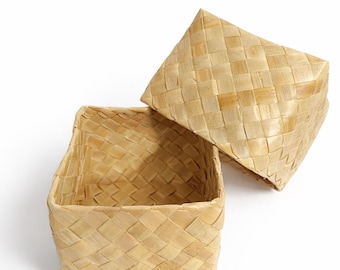 Handwoven Lauhala Storage Box with Lid, Small Keepsake Organizer, Hawaiian Decor, 5x4 Inches