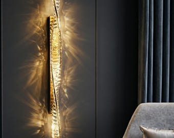 Luxury Gold Crystal Wall Sconce Modern Vertical Spiral LED Wall Light Creative Ice Glass Linear Lamp for Hotel Villa Living Room Hallway