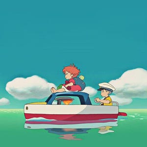 Puede incluir: Ilustraci&oacute;n animada de un barco navegando sobre el agua. El barco es blanco y rojo con una parte superior amarilla. Dos personajes de dibujos animados est&aacute;n en el barco, uno est&aacute; sentado en la parte superior y el otro conduce el barco. El cielo es azul con nubes blancas.