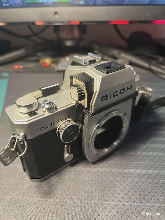 Vintage 35mm SLR Camera Body Ricoh TLS 401 (M42 Mount - 1970 Japan)