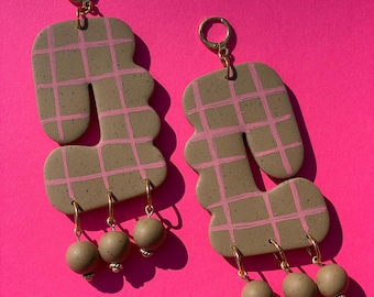 Mimis - Brown Speckle with Pink Grid