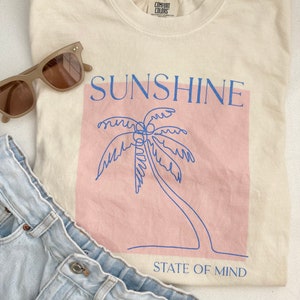 Beach Cropped t-shirt Women&#39;s Comfort Colors cropped boxy tshirt, Women&#39;s Simple Tee, Abstract Palm Tree Tee, Palm Tree Graphic Tee