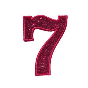 Puede incluir: Un parche bordado con el número siete brillante, de color rojo intenso. El número tiene una apariencia texturizada y brillante, y está delineado con un borde rojo a juego. Ideal para añadir a ropa o accesorios.