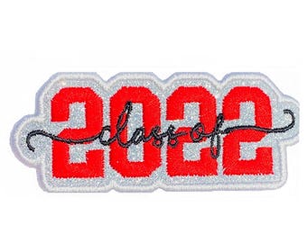 Parche bordado termoadhesivo para graduación, ideal como regalo o recuerdo escolar. Diseño personalizado para la clase de graduados (HC10).