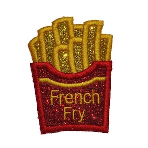 以下が含まれることがあります： 赤と金のグリッターアイロン接着パッチで、金のグリッターで「French Fry」の文字が書かれています。