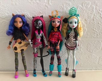 Monster High Wechselschülerin und Fierce Rocker Puppen