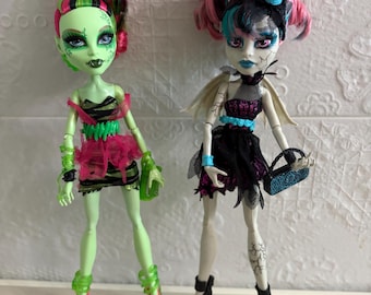 Monster High Zombie Shake Venus und Rochelle Puppen