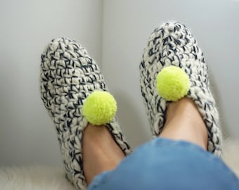 Handmade women's bulky wool booties slipper house shoe woolen socks 100% wool Lounge shoe