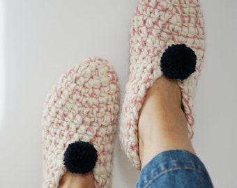 Handmade women's bulky wool booties slipper house shoe woolen socks 100% wool Adult house shoe Lounge shoe