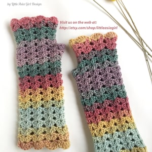 Crochet shell lace fingerless gloves PDF pattern, shell mitten pattern, lace gloves pattern, wrist warmer crochet pattern