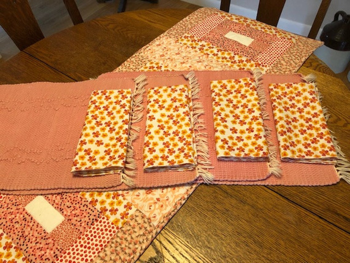 Peach Summer Table Runner With Vintage Placemats and Napkins. Etsy