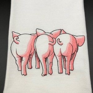 Pigs flour sack towel. Machine embroidered. Farmhouse decor. Farmhouse. Pig Decor. Pigs. Pig.