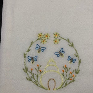 Primitive Style Bee Hive Flour Sack Towel. Machine Embroidered. Bee hive. Summer. Spring.