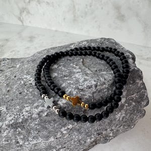 Bracelet Croix Noire - Perles noires mates avec croix argentée et dorée