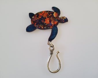 Magnetic Portuguese Knitting Pin - Psychedelic Swimming Sea Turtle