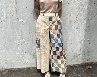 Handgjorda, Vintage textilier, vintage quilttopp, lapptäcke, spets, foderpåse, majsstärkelse, röd vit blå, americana, cargobyxor, unisex,