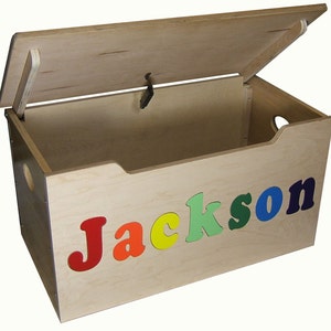 Caja de cofre del tesoro única con el nombre de su hijo: opción de almacenamiento de juguetes personalizada disponible