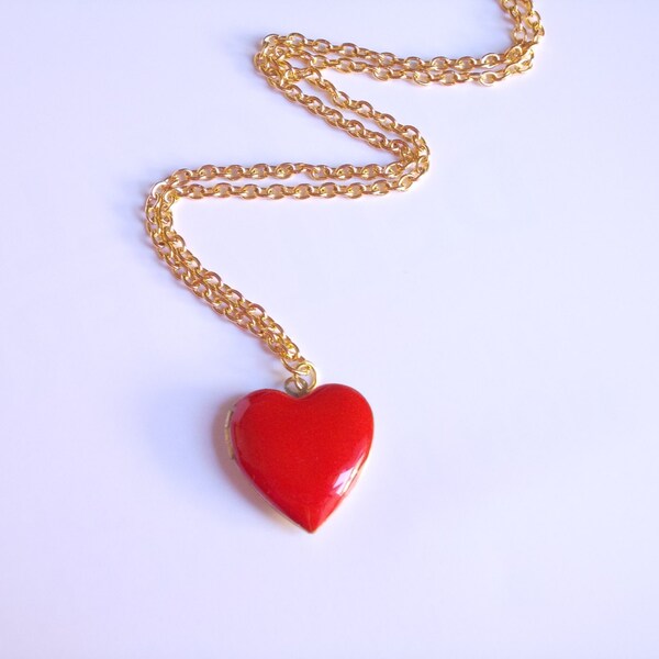 Red heart locket. Secret message. Photo locket necklace. Red heart locket necklace. Red necklace. Gold brass. Enamel locket. Love gift