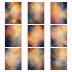以下が含まれることがあります： 抽象的で絵画的なテクスチャを持つ9つの長方形のデジタル背景のコレクション。各ピースは、温かみのあるゴールデンイエロー、深いネイビーブルー、柔らかなパープルの色合いをブレンドしており、ぼかしたエッジを持つ雲のような雰囲気のある効果を生み出しています。