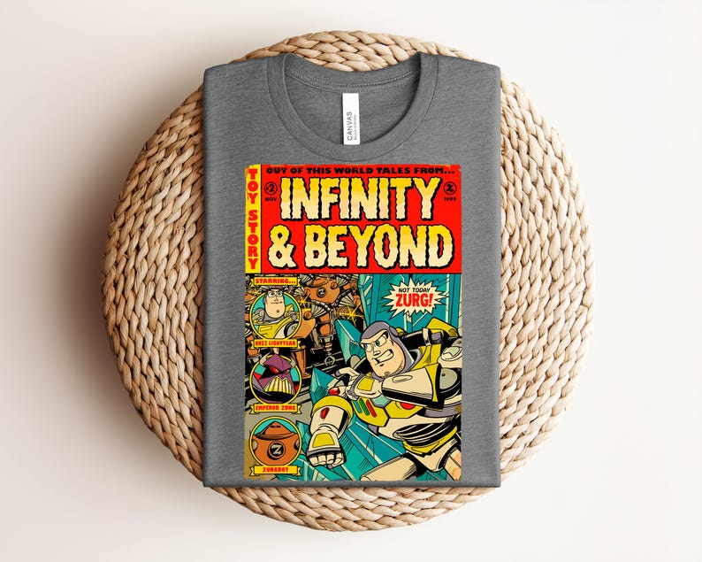Puede incluir: Una camiseta gris jaspeado con un estampado gr&aacute;fico de una portada de c&oacute;mic de estilo vintage titulada Infinity & Beyond. El dise&ntilde;o incluye ilustraciones de Buzz Lightyear, Emperor Zurg y Zurgbot, con el texto Toy Story y Not Today Zurg.