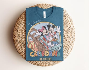 Camiseta de Disney California Adventure, camiseta retro de montaña rusa de Mickey y Minnie, camiseta vintage de vacaciones en Disneyland, estampado de amigos adorables
