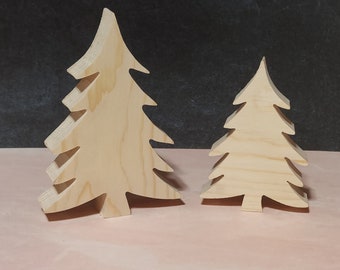 Découpe d'arbre de Noël en bois brut. Forme de sapin en bois. Plateau à monter soi-même en bois. Activité de peinture et de gorgée. Blanc en bois de fête de peinture d'enfant.