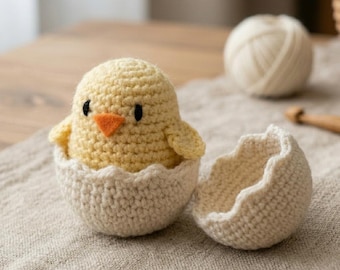 Uitgekomen amigurumi-haakpatroon van babykuiken, kuiken en gebarsten eierschaal, direct downloaden