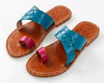 Moroccan Berber sandals in blue and pink leather – Women's handcrafted summer toe-post mules