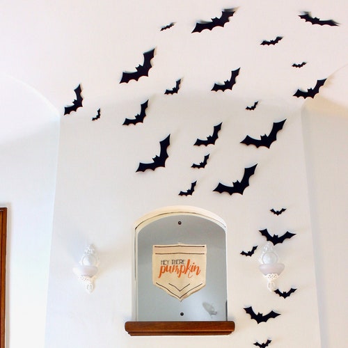 Black Bat Wall Hanging - Halloween Card Stock Cut-outs - 30 Stuks