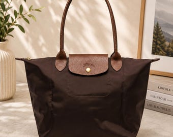 Borsa tote grande Longchamp in nylon marrone, con finiture in pelle, pieghevole, a tracolla, leggera e ideale per tutti i giorni e i viaggi, un regalo perfetto per le donne.