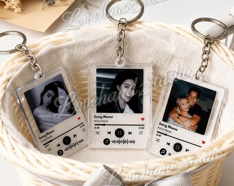 Aangepaste fotosleutelhanger met naam en Spotify-code – Gepersonaliseerde acrylaandenken