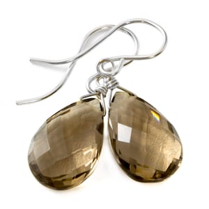 Rökkvartsörhängen Fasettslipad pärondropp Briolett Rökkvartsörhängen Sterlingsilver eller 14k guldfylld eller 14k massivt guld enkla vardagsdroppar